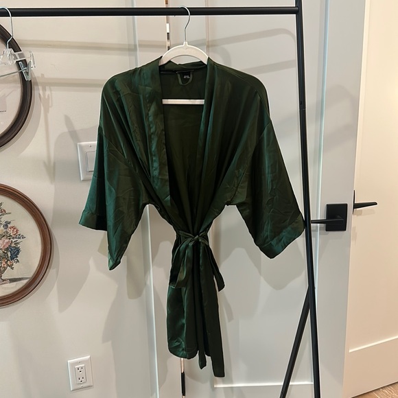 Victoria’s Secret Robe - Picture 1 of 2